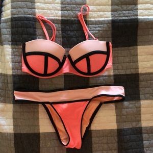 Victoria’s Secret swimsuit 32D top S bottoms